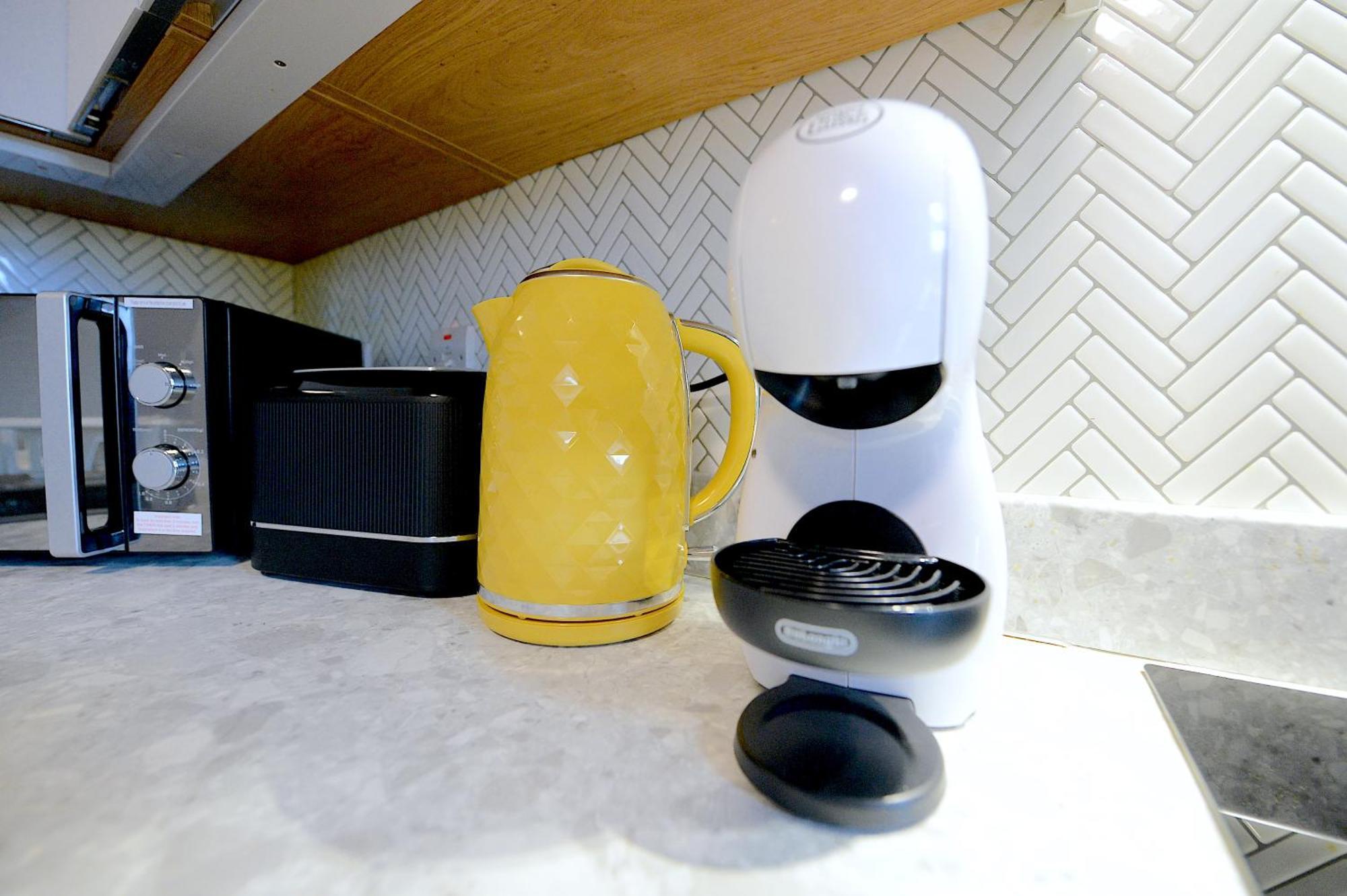 런던 2 Bed Terraced Flat Piccadilly Line 아파트 외부 사진