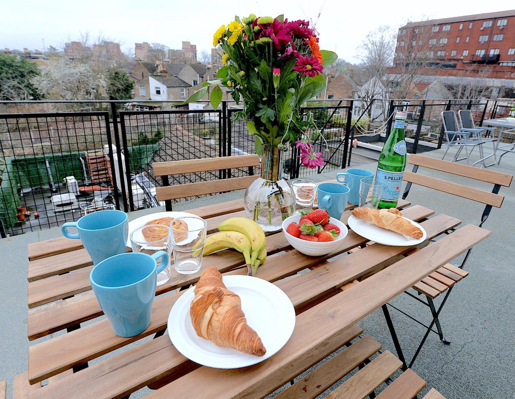 런던 2 Bed Terraced Flat Piccadilly Line 아파트 외부 사진