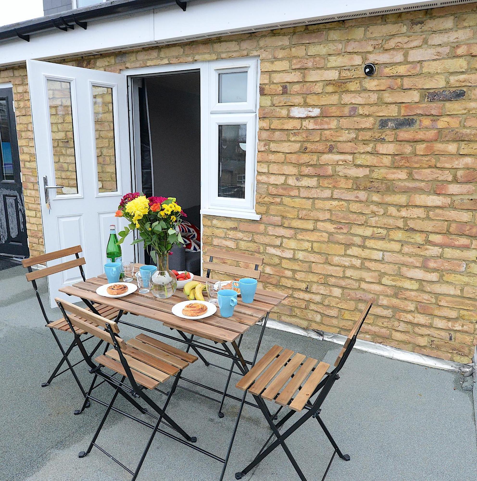 런던 2 Bed Terraced Flat Piccadilly Line 아파트 외부 사진